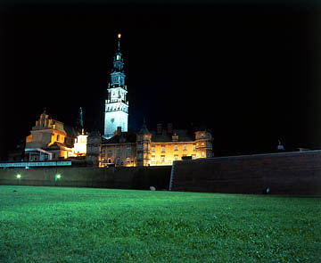 ..::JASNA GRA - widok w nocy::..